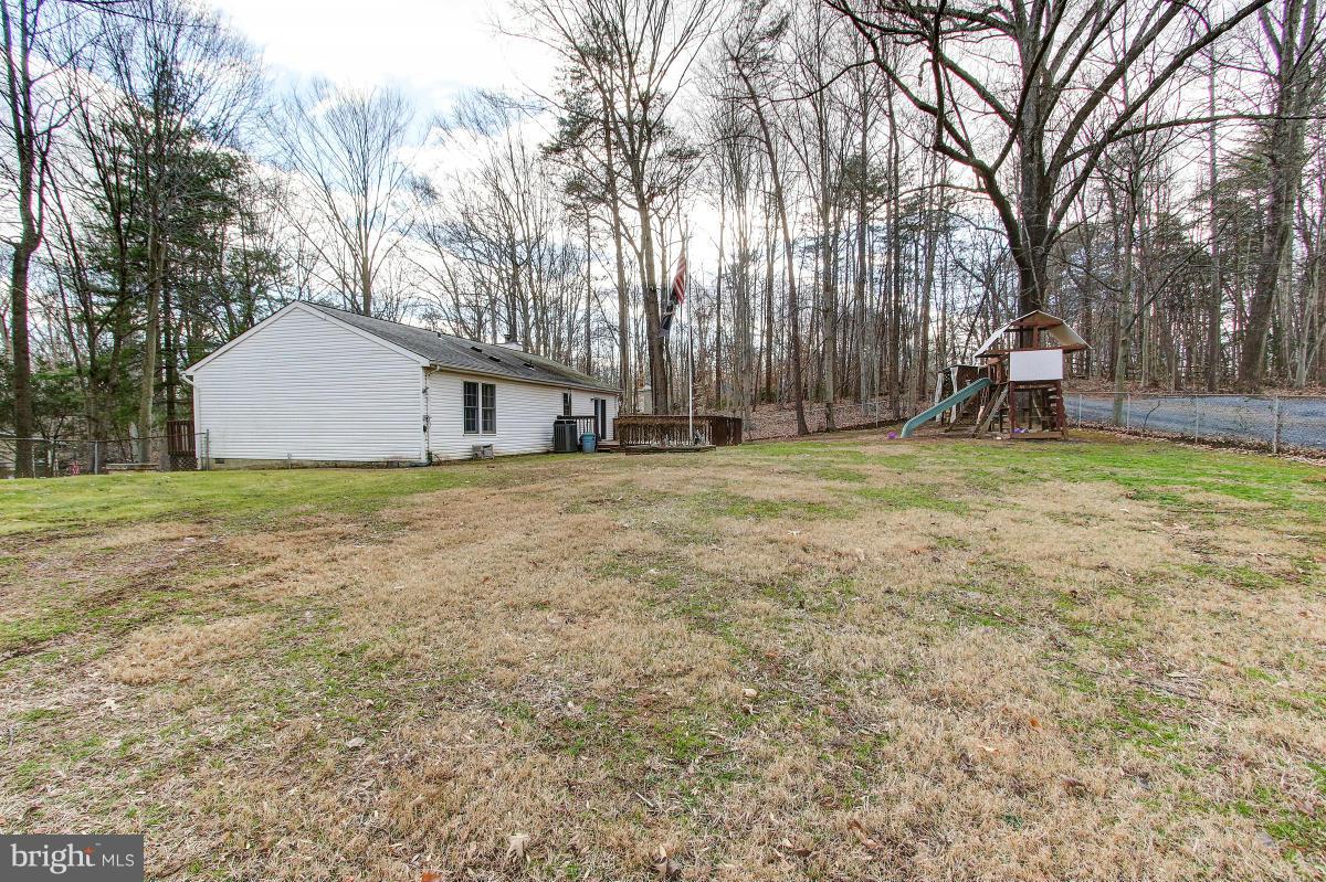 11872 Lester Road Manassas, VA 20112 - Photo 20 of 21 Shed and Playset Convey