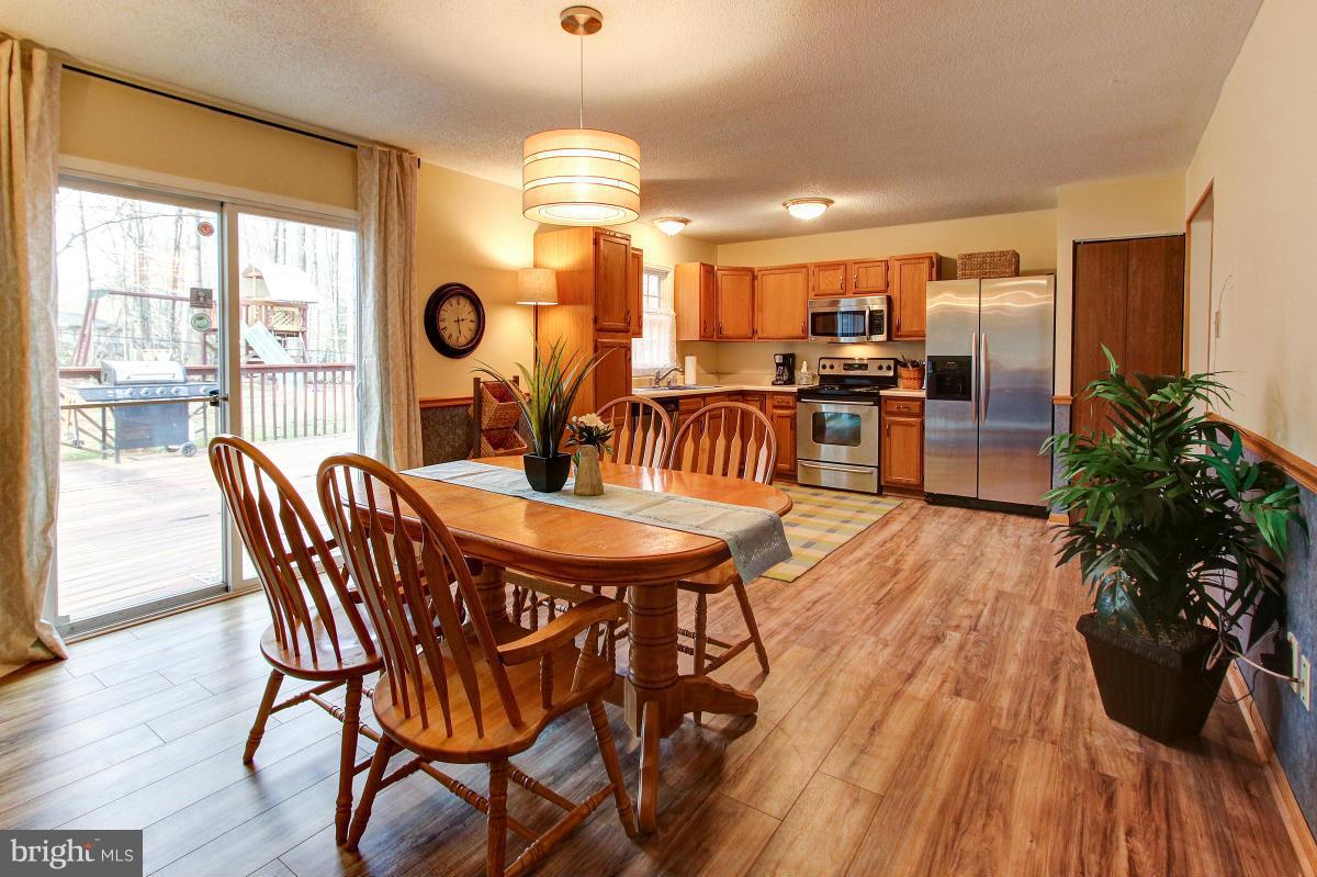 11872 Lester Road Manassas, VA 20112 - Photo 10 of 21 Perfect for Grilling and Entertaining!