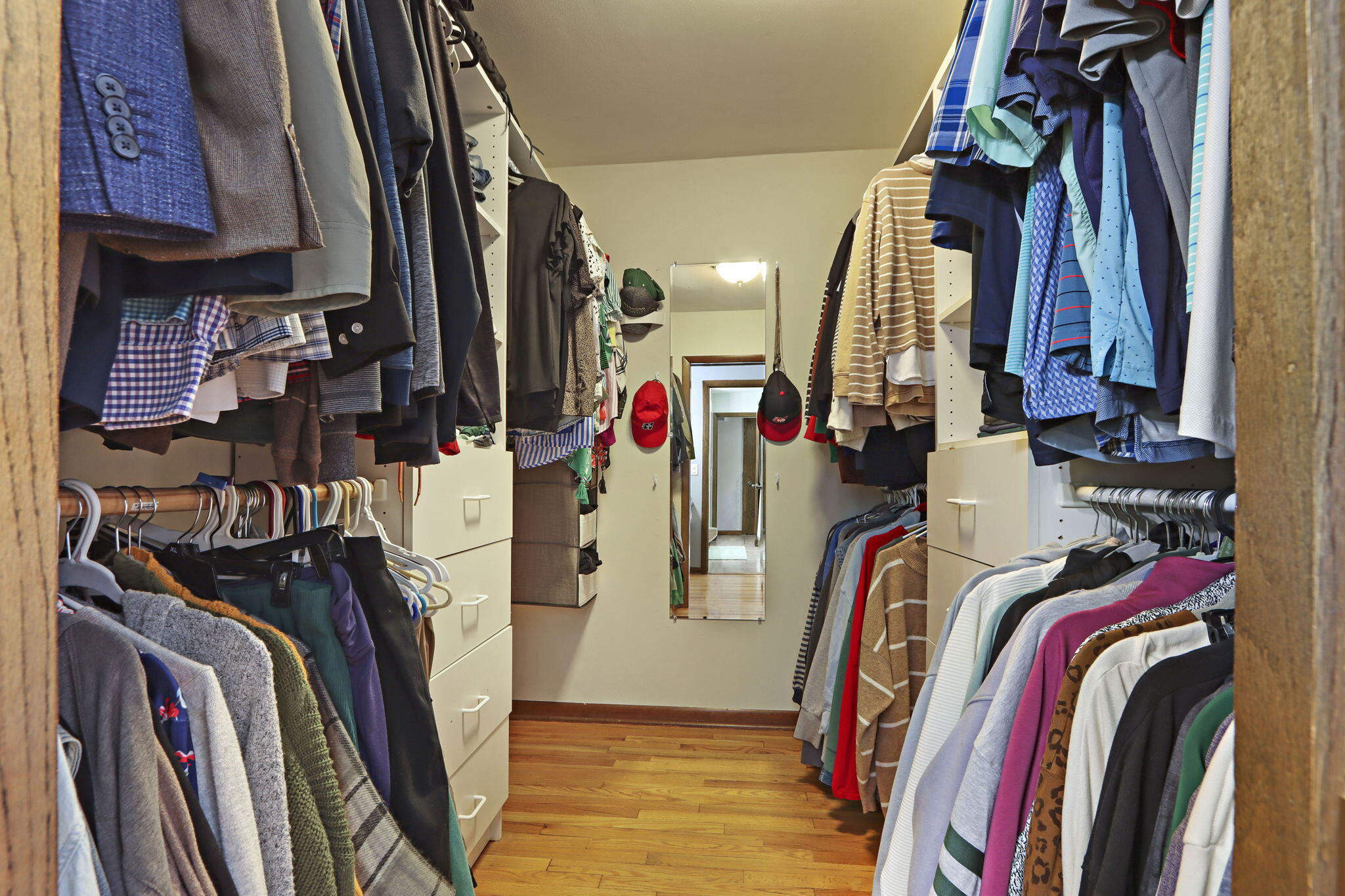 3625 South Brentwood Road New Berlin, WI 53151 - Photo 13 of 32 Master Closet