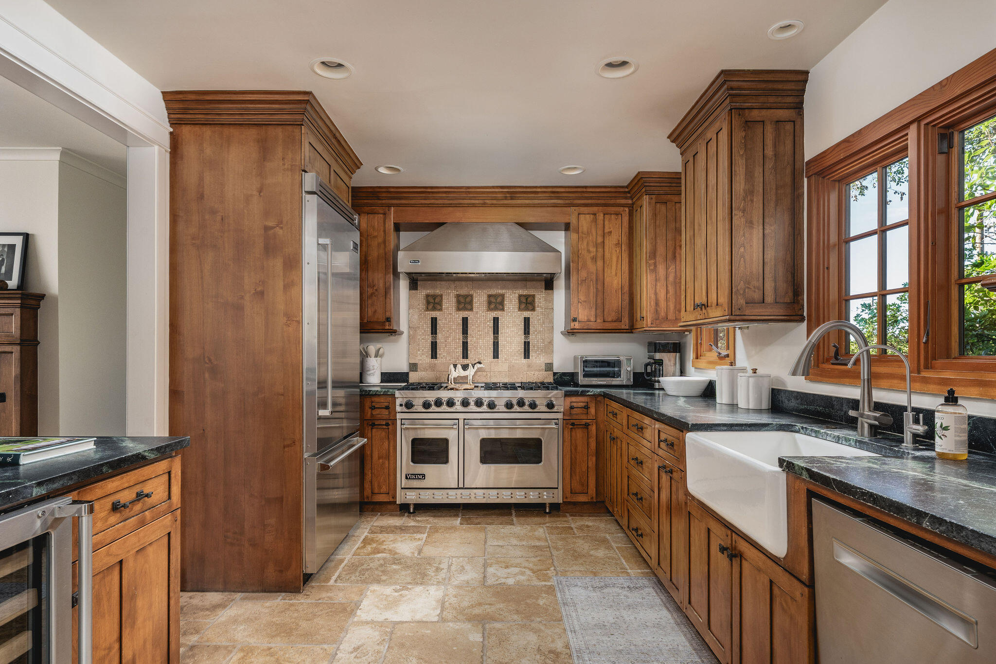 2480 Foothill Road Santa Barbara, CA 93105 - Photo 17 of 38 Kitchen