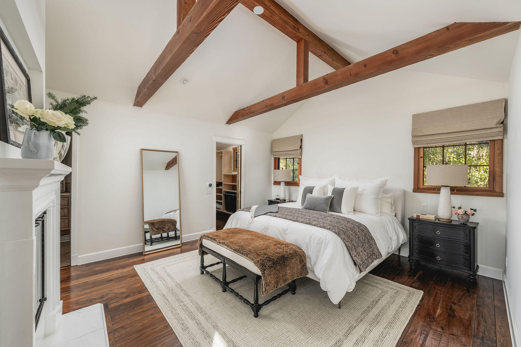 2480 Foothill Road Santa Barbara, CA 93105 - Photo 19 of 38 Primary Bedroom