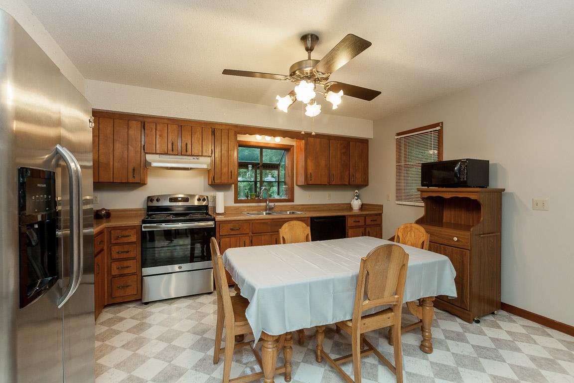 1070 Poplar Ridge Road Chapmansboro, TN 37035 - Photo 12 of 24 Spacious eat in kitchen!