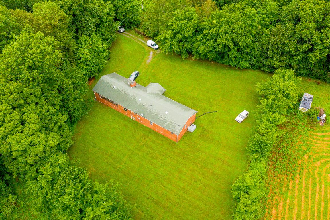 1070 Poplar Ridge Road Chapmansboro, TN 37035 - Photo 5 of 24 Gallery Image 5
