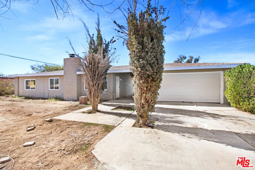 14388 Osage Road Apple Valley, CA 92307 - Photo 1 of 14 Gallery Image 1