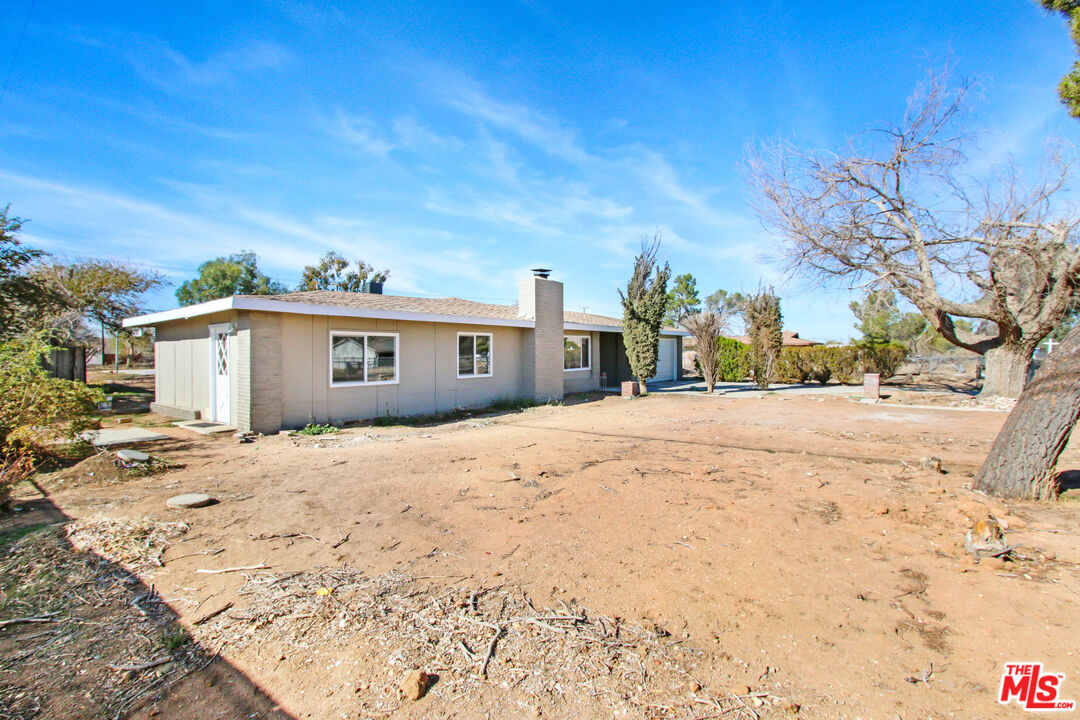 14388 Osage Road Apple Valley, CA 92307 - Photo 2 of 14 Gallery Image 2