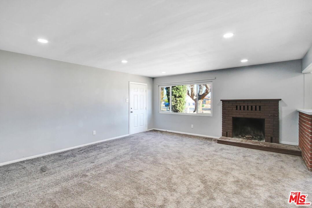 14388 Osage Road Apple Valley, CA 92307 - Photo 3 of 14 Gallery Image 3