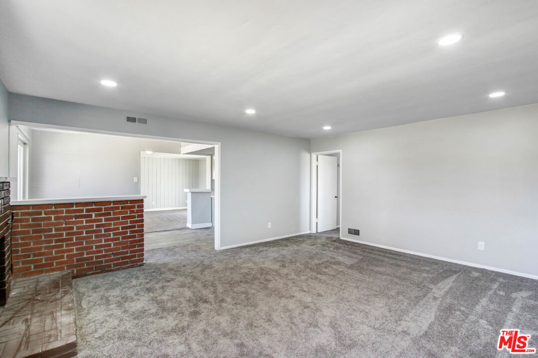 14388 Osage Road Apple Valley, CA 92307 - Photo 4 of 14 Gallery Image 4