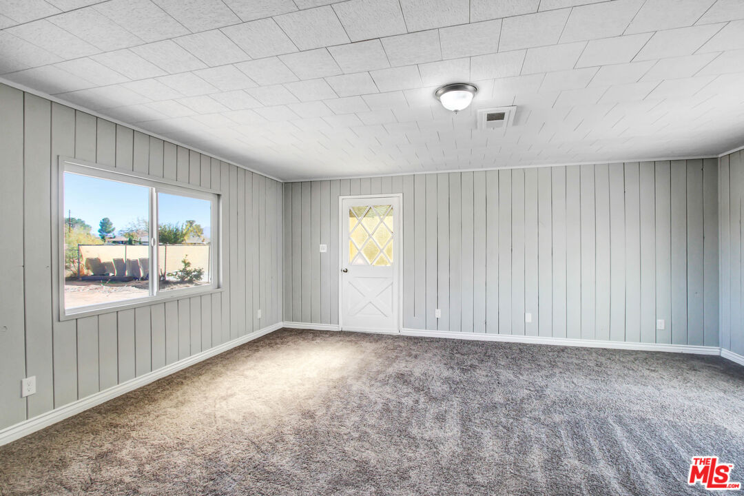 14388 Osage Road Apple Valley, CA 92307 - Photo 6 of 14 Gallery Image 6