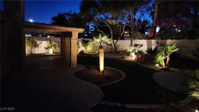 $2,600 | 8985 McLeod Drive, Henderson, NV 89074