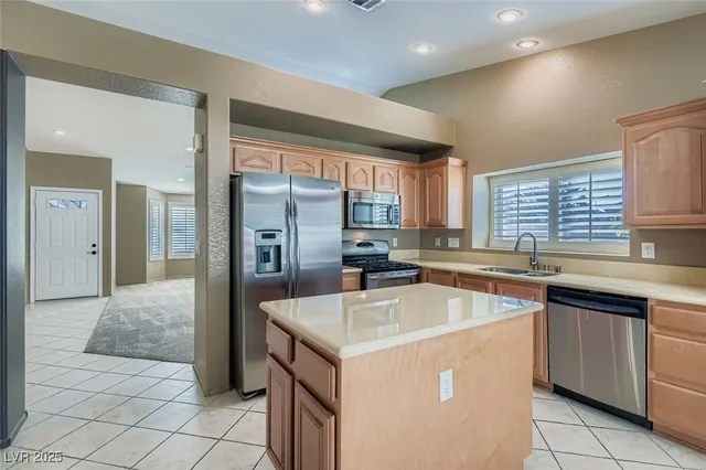 $2,600 | 8985 McLeod Drive, Henderson, NV 89074