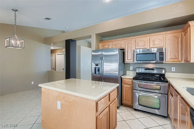 $2,600 | 8985 McLeod Drive, Henderson, NV 89074