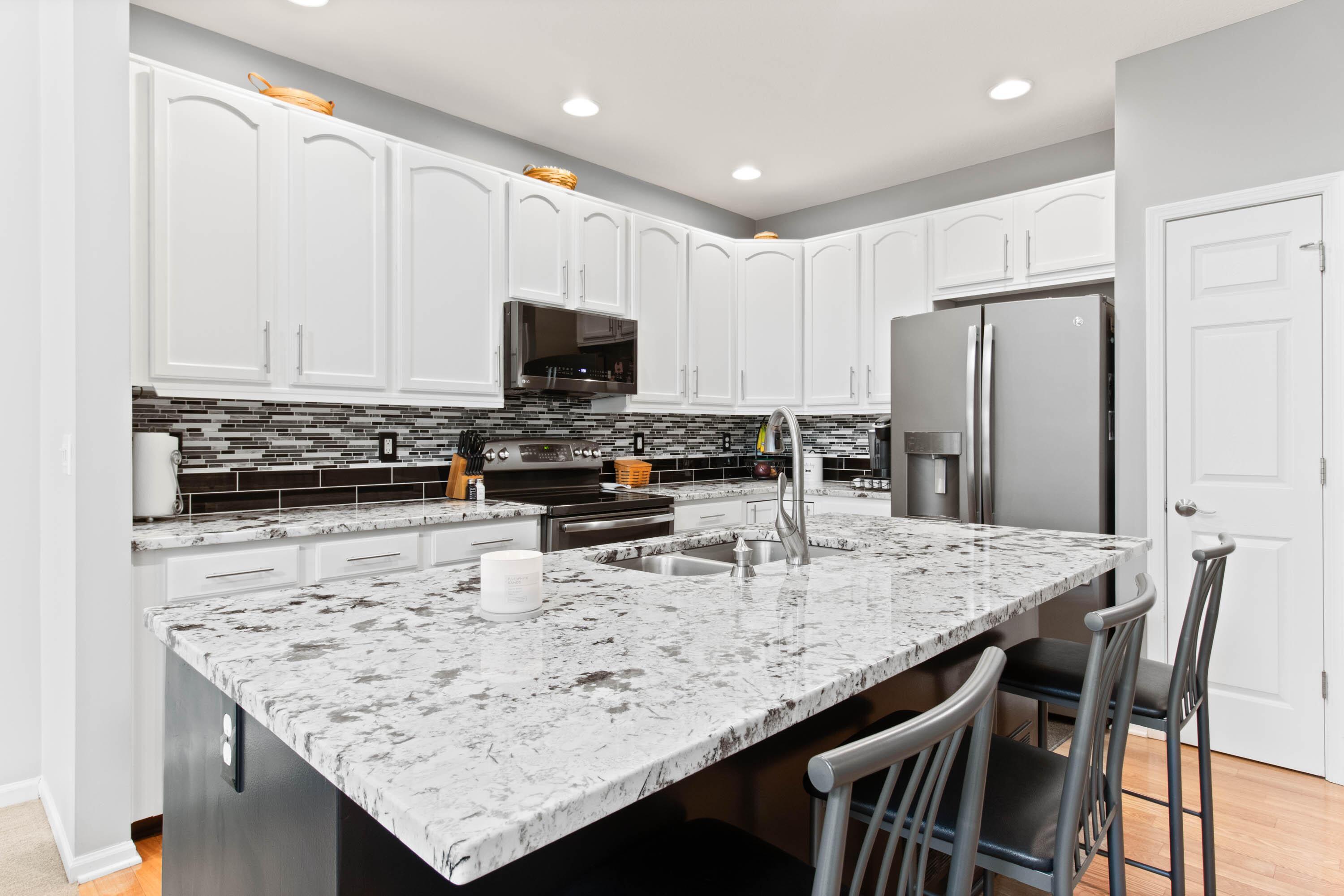 5488 Grand Ridge Drive Galena, OH 43021 - Photo 6 of 34 06-Kitchen