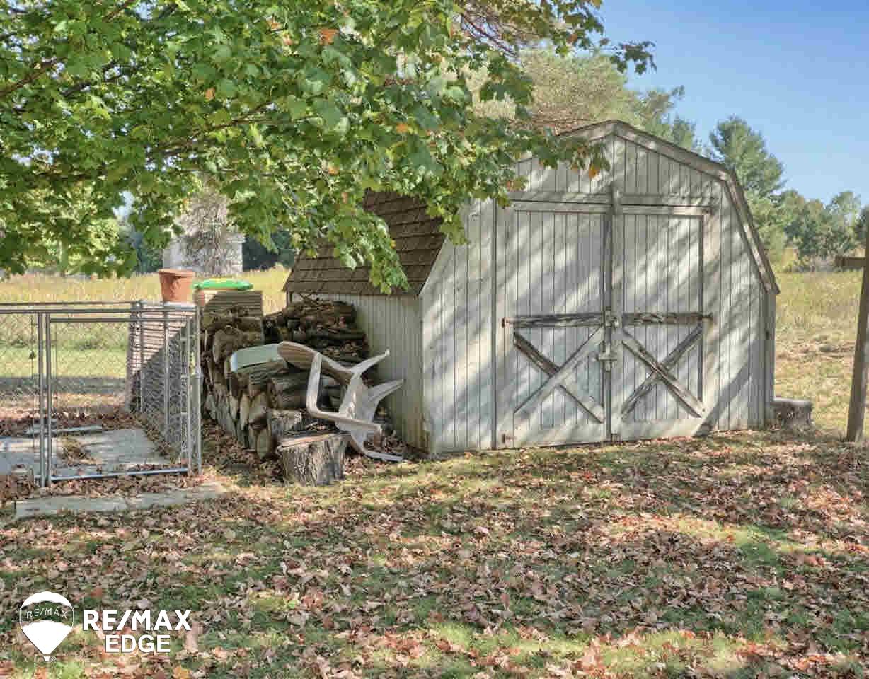 7505 Potter Road Flushing, MI 48433 - Photo 49 of 53 21373812-48.JPG