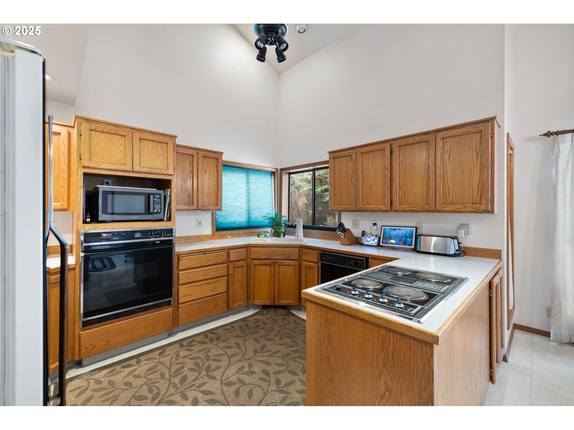 8552 Southwest Rodlun Road Gresham, OR 97080 - Photo 16 of 43