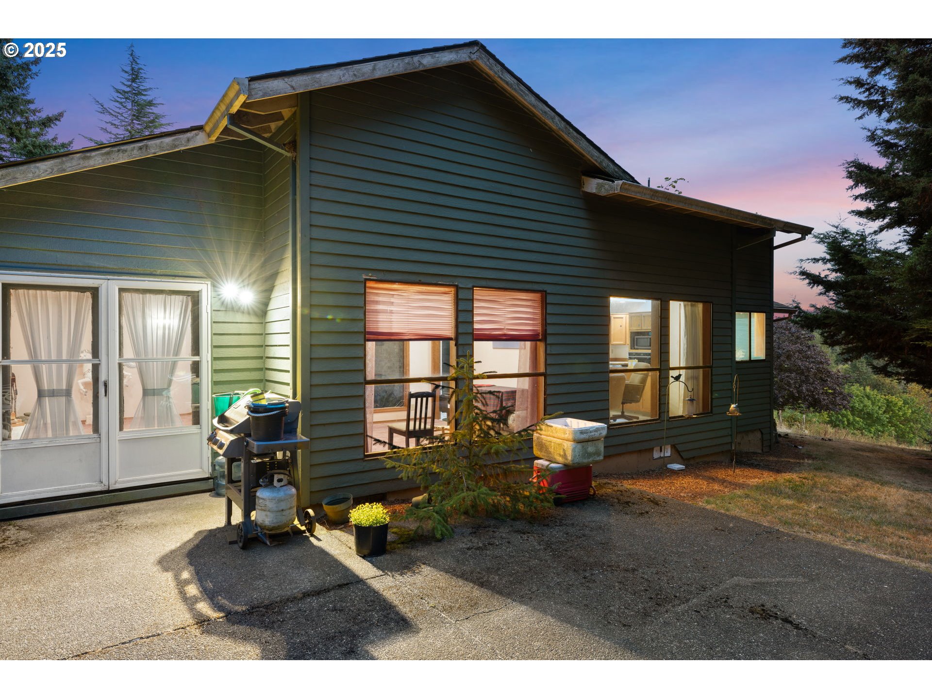 8552 Southwest Rodlun Road Gresham, OR 97080 - Photo 31 of 43