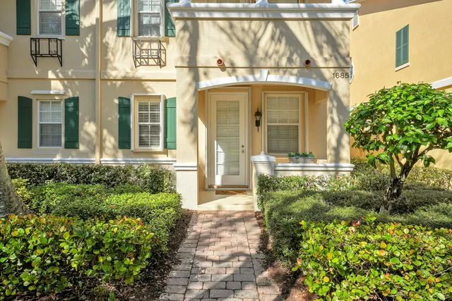 $3,600 | 1685 Jeaga Drive, Jupiter, FL 33458