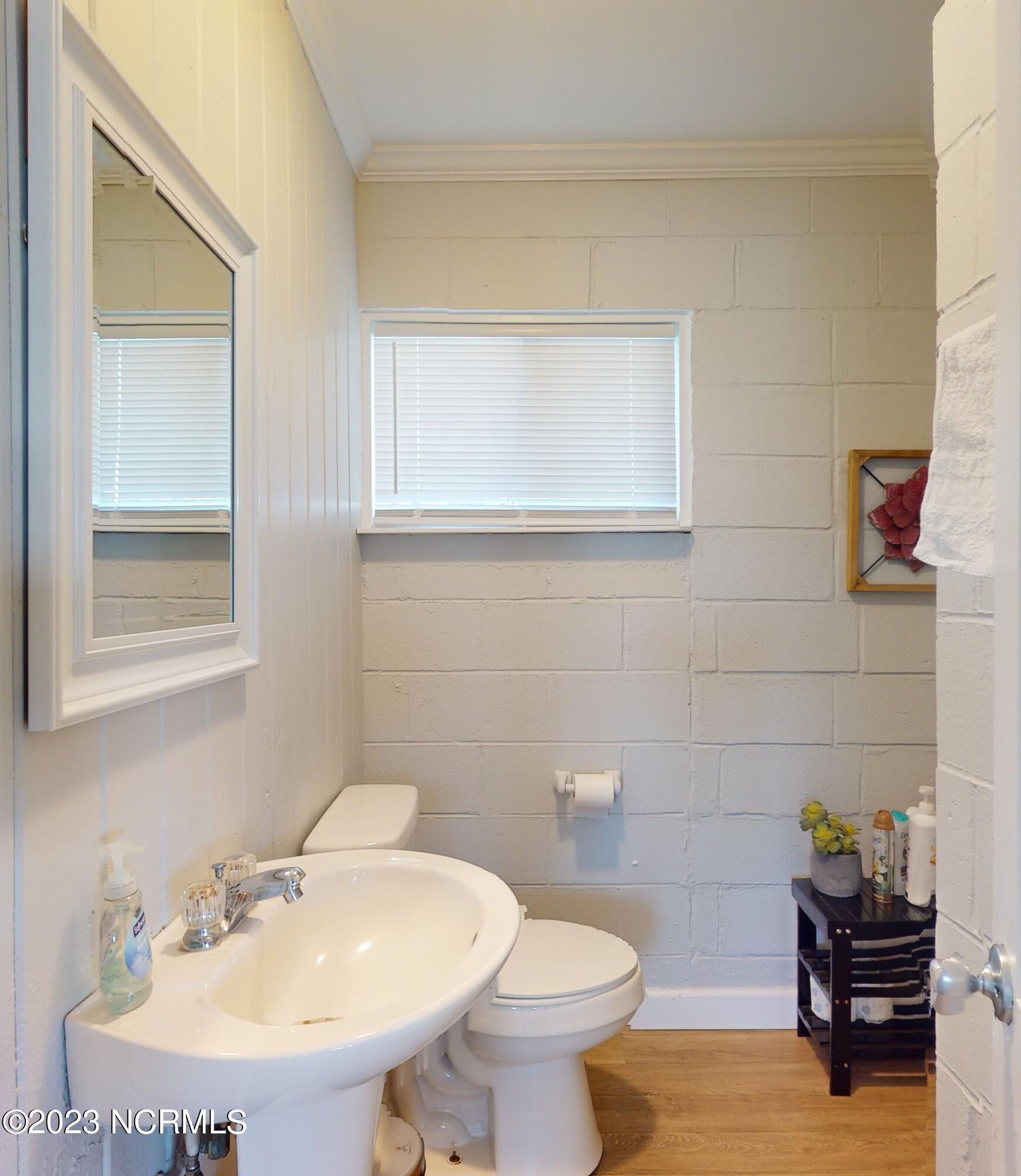 101 24th Street Emerald Isle, NC 28594 - Photo 17 of 47 101-24th-St-09112023_201121
