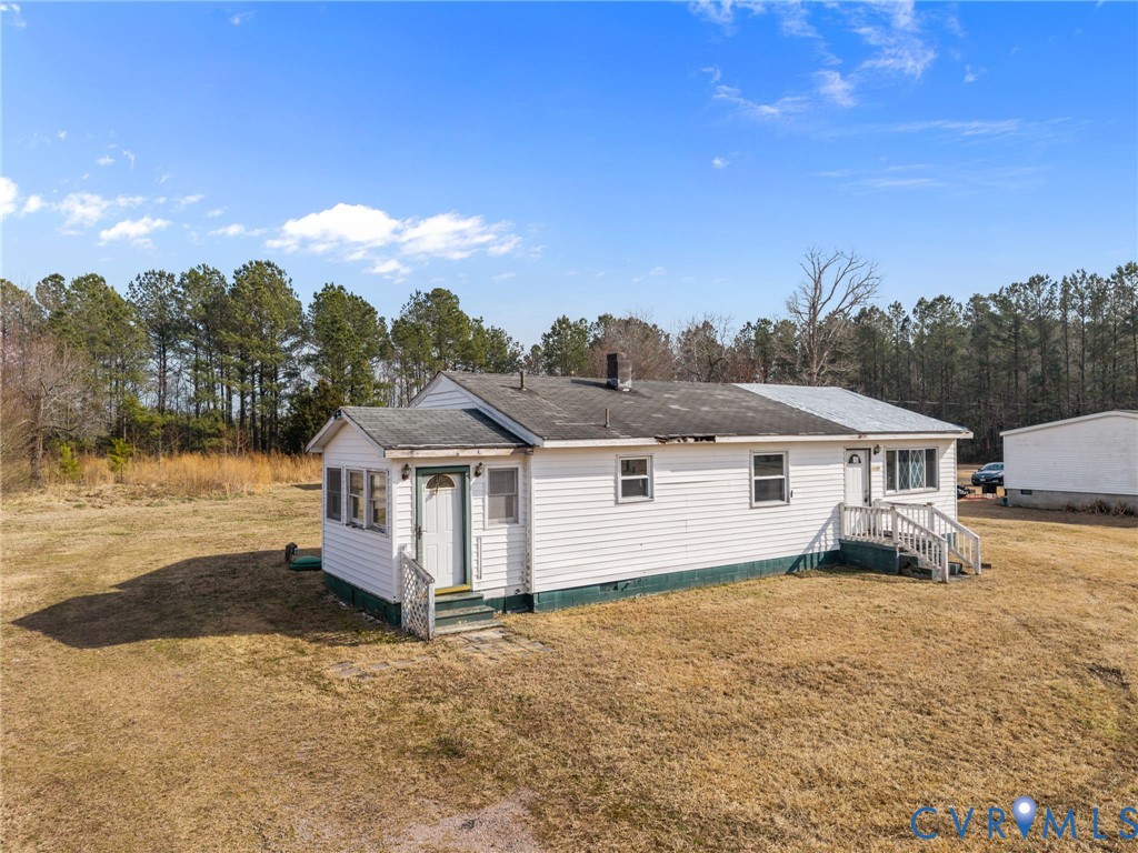 10187 Birch Island Road Wakefield, VA 23888 - Photo 5 of 41