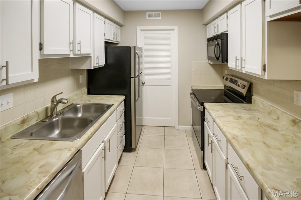 132 Shirley Ridge Drive St. Charles, MO 63304 - Photo 4 of 17