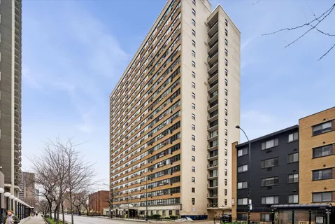 $169,900 | 6030 North Sheridan Road, Unit 1506, Chicago, IL 60660