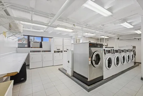 $169,900 | 6030 North Sheridan Road, Unit 1506, Chicago, IL 60660