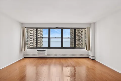 $169,900 | 6030 North Sheridan Road, Unit 1506, Chicago, IL 60660