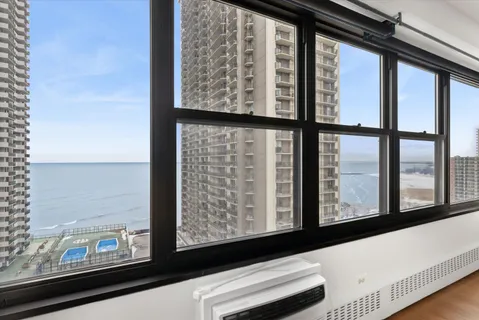 $169,900 | 6030 North Sheridan Road, Unit 1506, Chicago, IL 60660