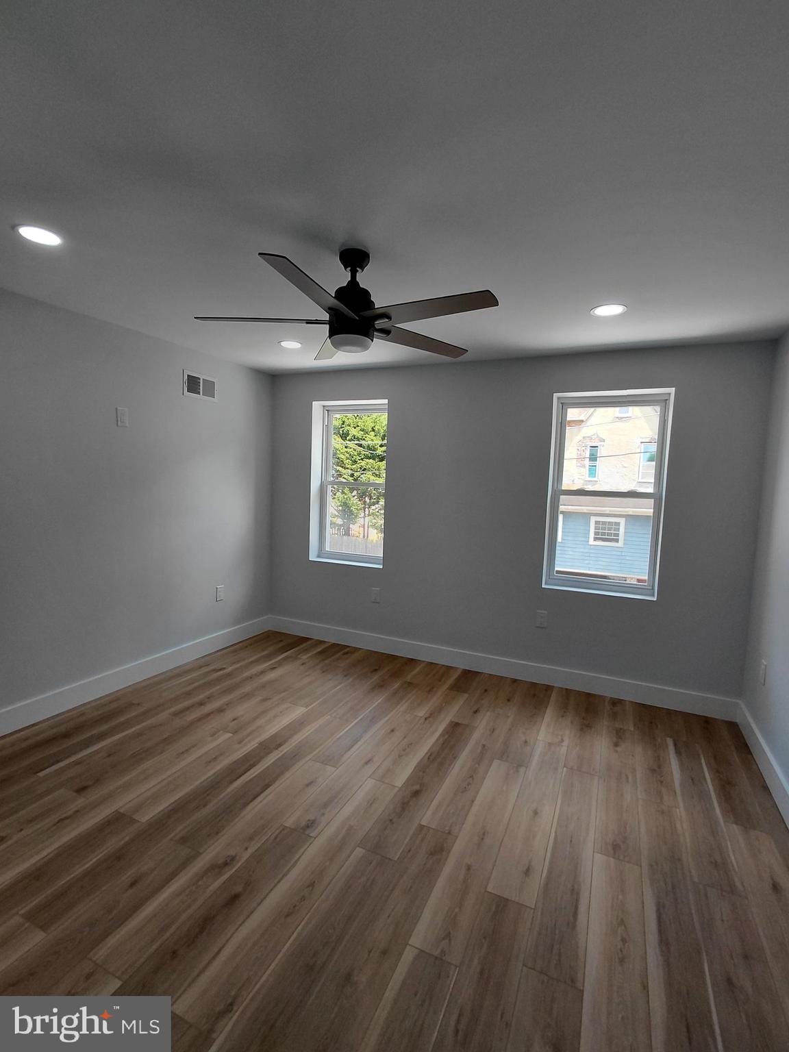 43 East Sharpnack Street Philadelphia, PA 19119 - Photo 20 of 37