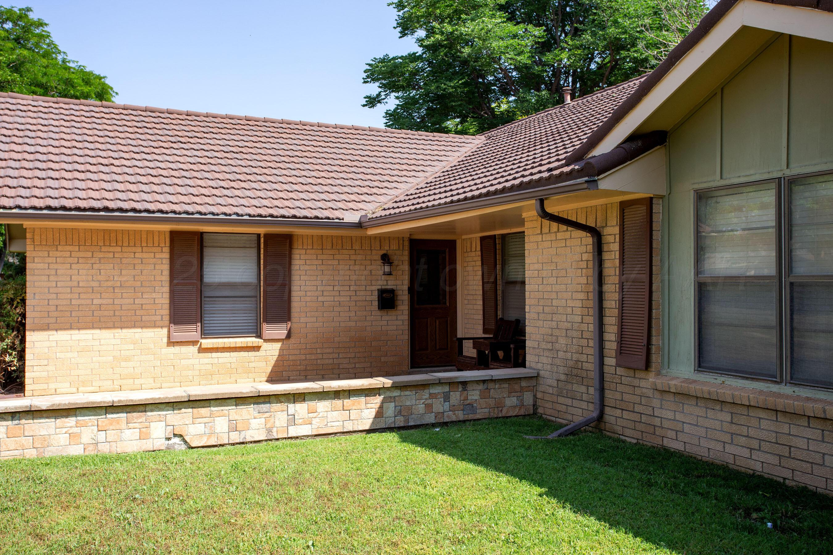 3729 Wayne Street Amarillo, TX 79109 - Photo 3 of 30 a view of house with backyard