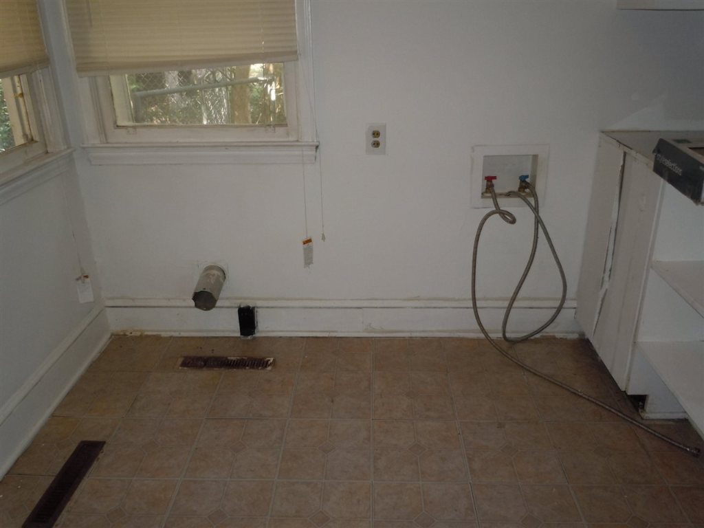 504 South Cherry Street Seneca, SC 29678 - Photo 12 of 19