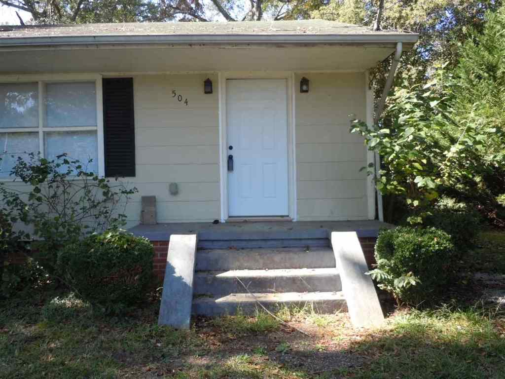 504 South Cherry Street Seneca, SC 29678 - Photo 2 of 19