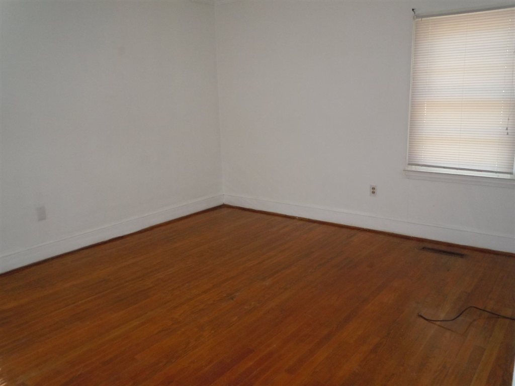 504 South Cherry Street Seneca, SC 29678 - Photo 7 of 19