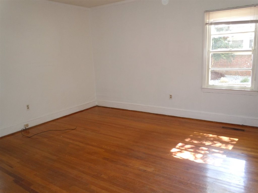 504 South Cherry Street Seneca, SC 29678 - Photo 8 of 19