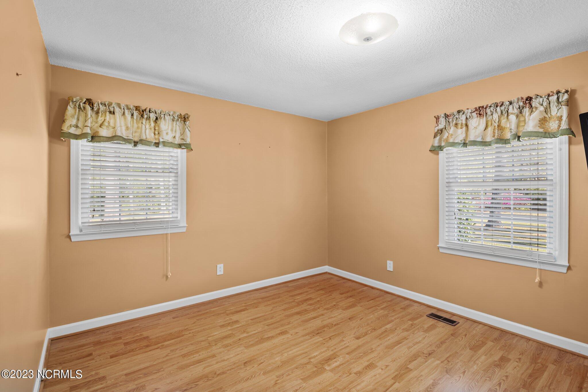 1094 Bennett Road Minnesott Beach, NC 28510 - Photo 23 of 50 23-web-or-mls-2I3A0060