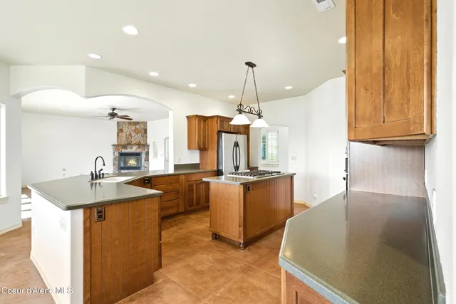 $1,145,000 | 500 Lookout Boulevard, Hope, ID 83836