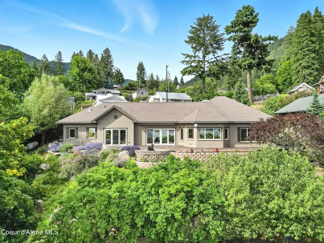 $1,145,000 | 500 Lookout Boulevard, Hope, ID 83836