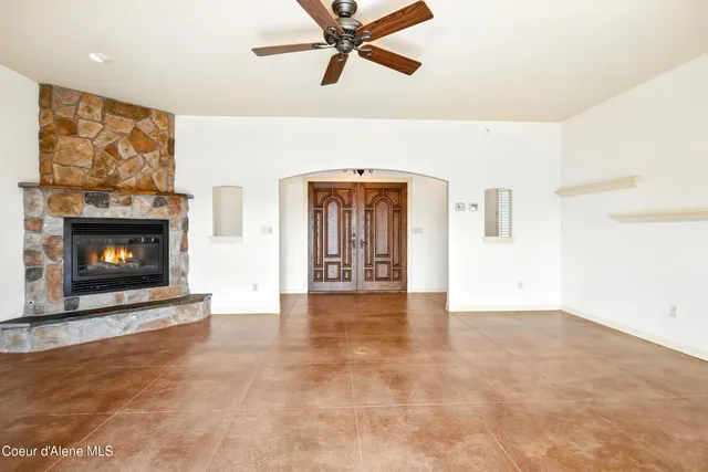 $1,145,000 | 500 Lookout Boulevard, Hope, ID 83836