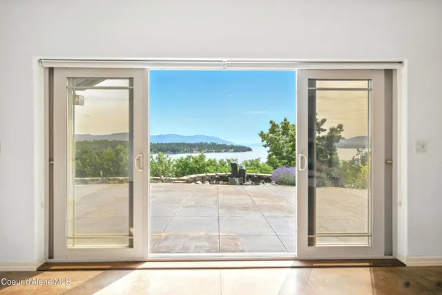 $1,145,000 | 500 Lookout Boulevard, Hope, ID 83836