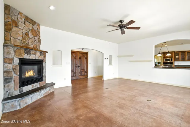 $1,145,000 | 500 Lookout Boulevard, Hope, ID 83836