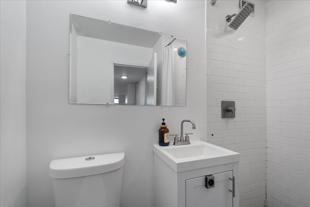 5701 North Sheridan Road, Unit 7A Chicago, IL 60660 - Photo 10 of 20 Gallery Image 10