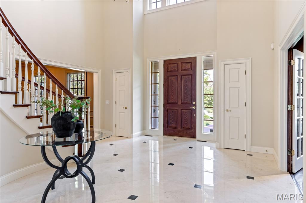 29 Muirfield Lane Town and Country, MO 63141 - Photo 9 of 86