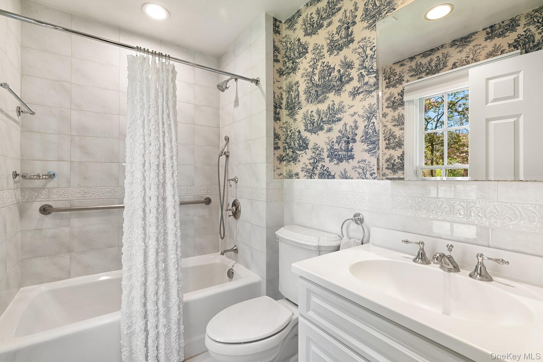 540 Chicken Valley Road Locust Valley, NY 11560 - Photo 13 of 23