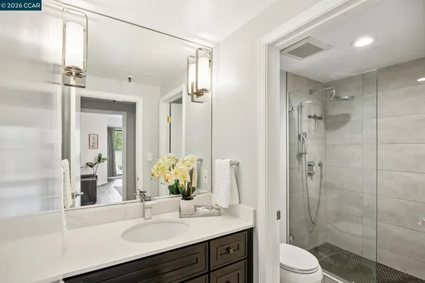 $425,000 | 655 Chetwood Street, Unit 203, Oakland, CA 94610