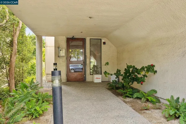 $425,000 | 655 Chetwood Street, Unit 203, Oakland, CA 94610