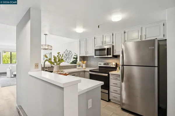 $425,000 | 655 Chetwood Street, Unit 203, Oakland, CA 94610