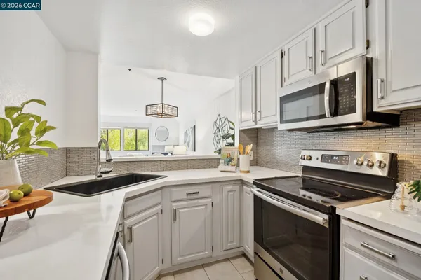 $425,000 | 655 Chetwood Street, Unit 203, Oakland, CA 94610
