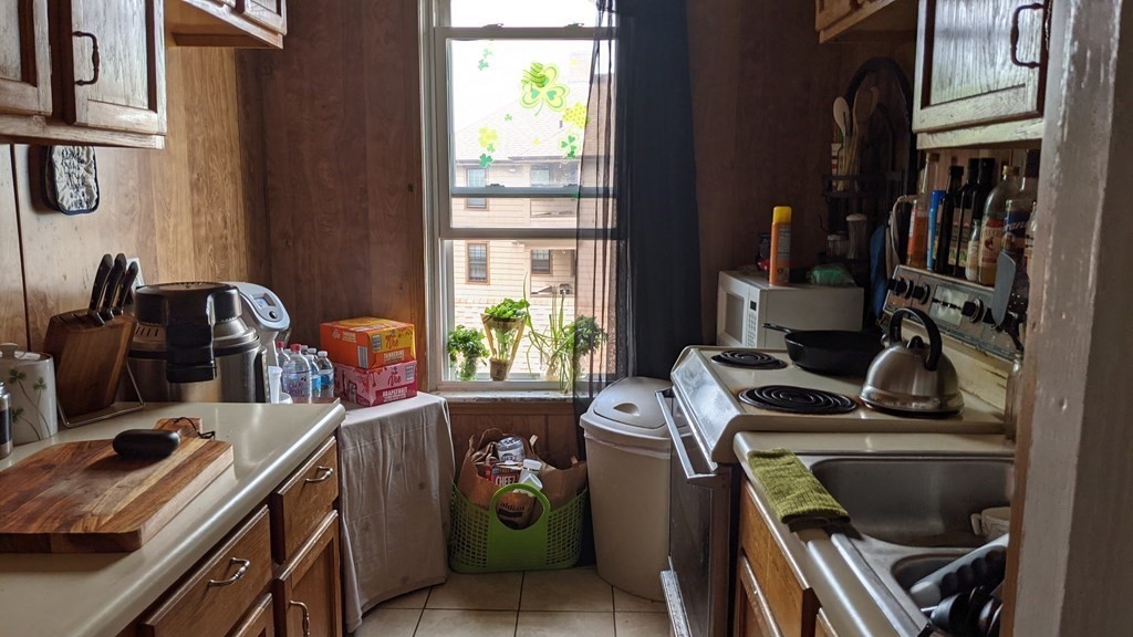 3 Forest Street Fall River, MA 02721 - Photo 13 of 34