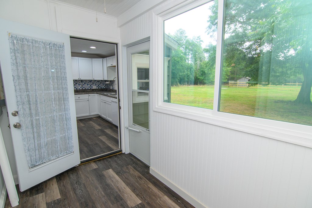 23482 Saxis Road Sanford, VA 23426 - Photo 16 of 37 Mud Room view 2