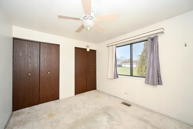 $299,000 | 951 Chelsea Lane, Schaumburg, IL 60193