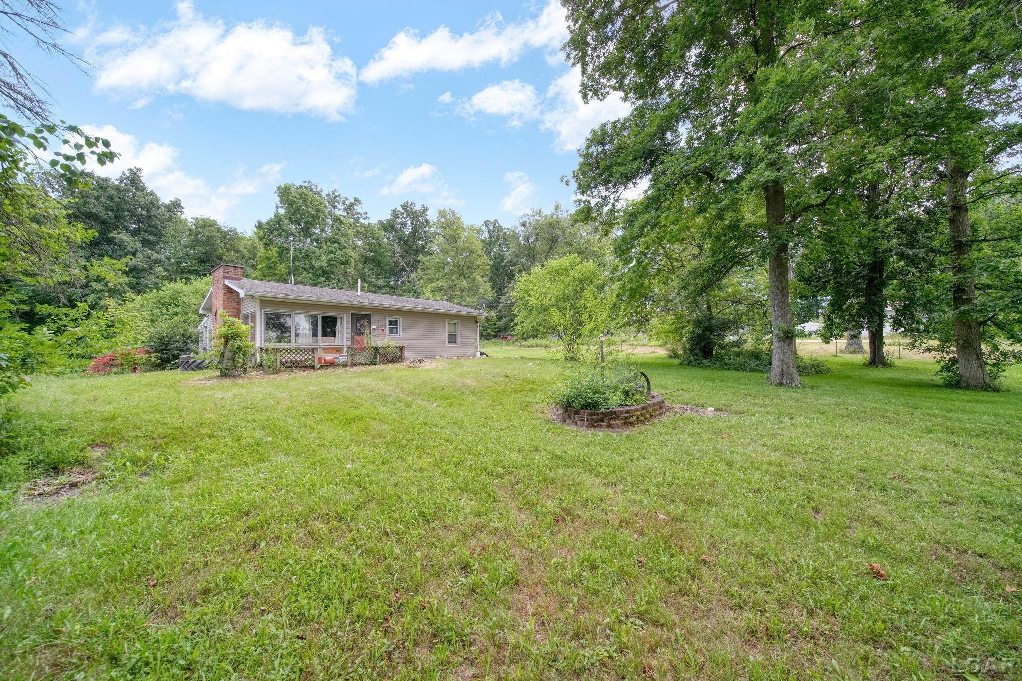 3205 Emery Road Adrian, MI 49221 - Photo 4 of 37 50180715-d17214a9-d328-4d89-8340-85631a7a5b55.JPG